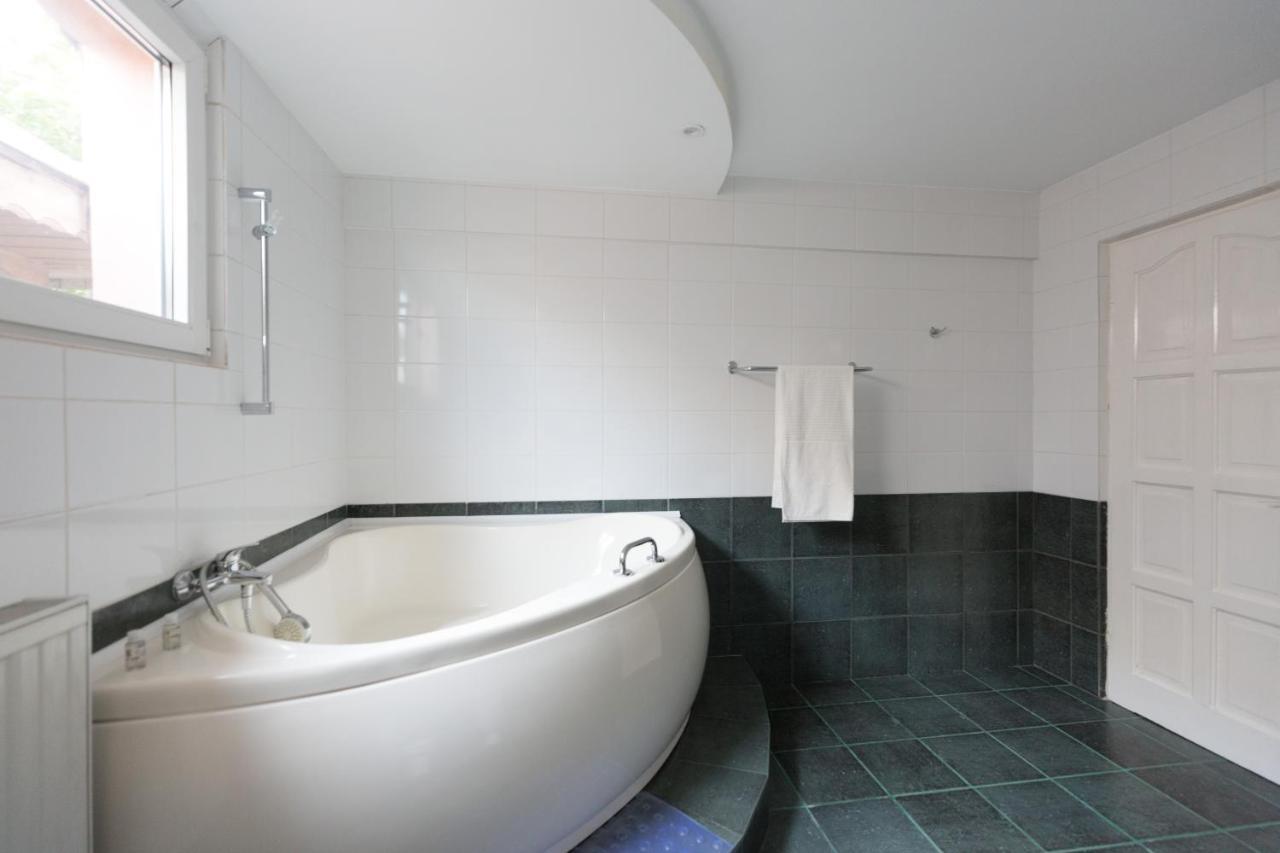 Casa Ris Hotel Targu Jiu Bagian luar foto