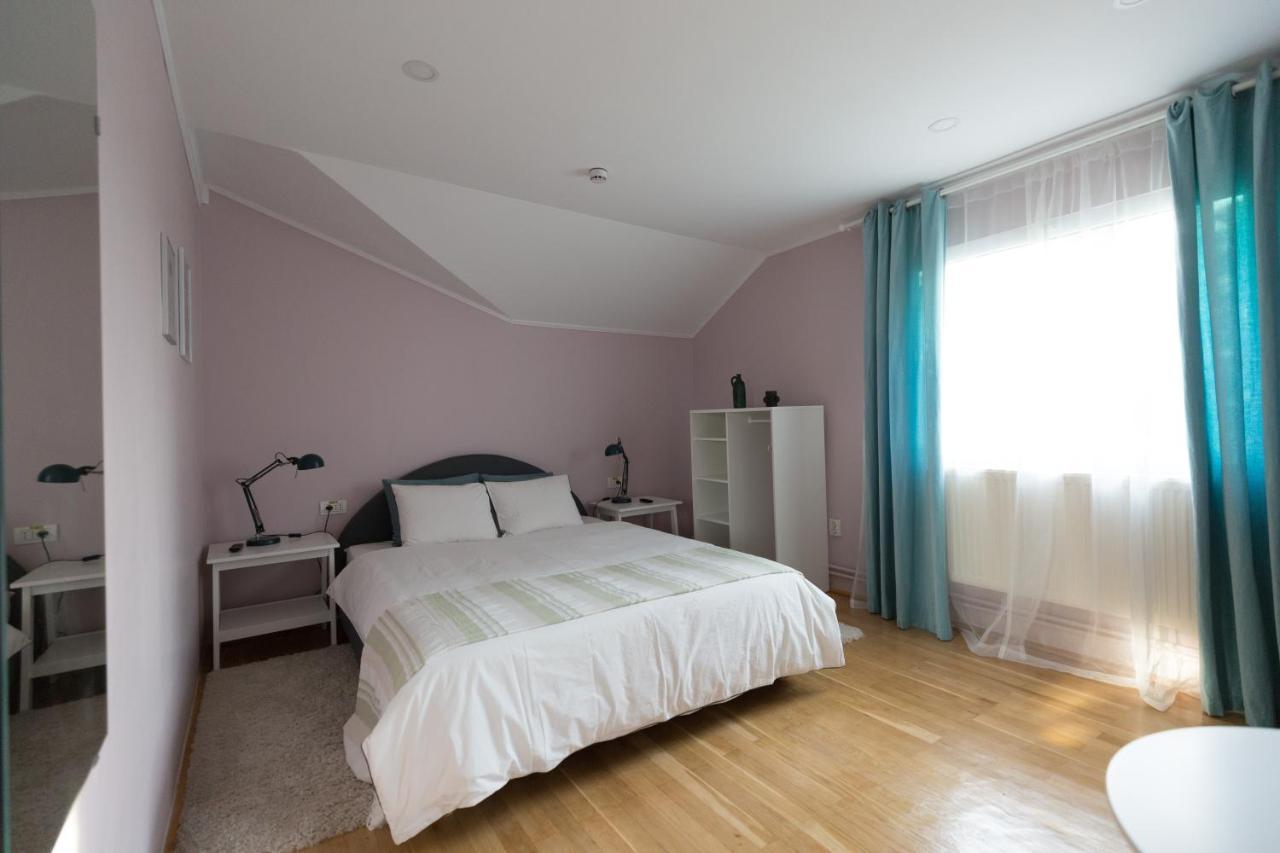 Casa Ris Hotel Targu Jiu Bagian luar foto