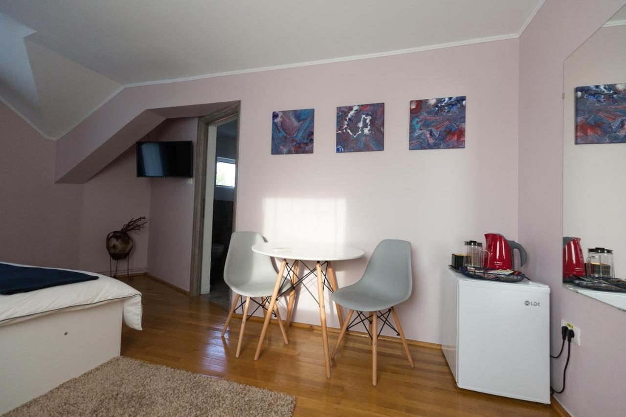 Casa Ris Hotel Targu Jiu Bagian luar foto